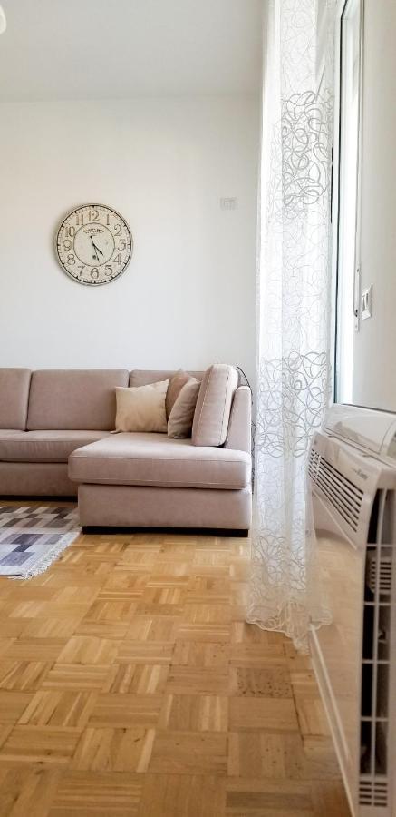 City Center Cute And Comfy Apartment - Ajia Apartments Tirana Exterior photo